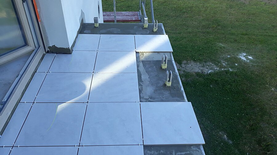 Kafelkowanie balkonu na zewnątrz na piętrze - zdjęcie 1