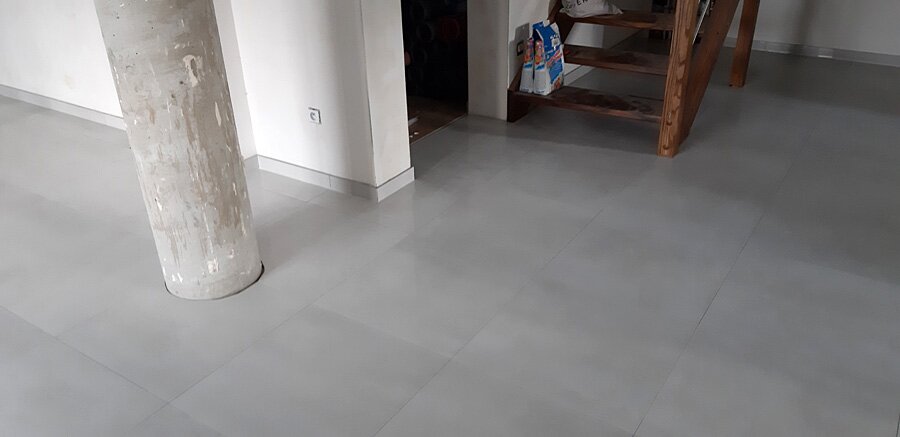 Kafelkowanie salonu w domu prywatnym w Jejkowicach - zdjęcie 9