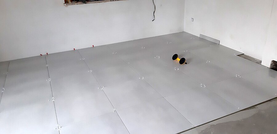 Kafelkowanie salonu w domu prywatnym w Jejkowicach - zdjęcie 4