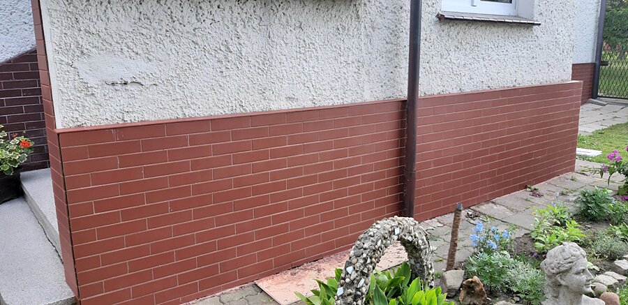 Klejenie klinkierki wokół domu - zdjęcie 10