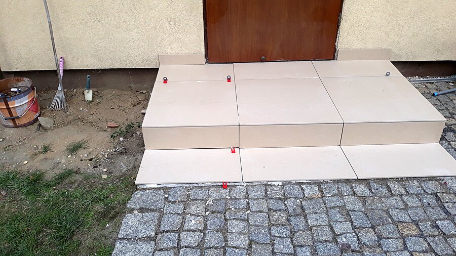 Rybnik, Boguszowicka - kafelkowanie tarasu na zewnątrz - zdjęcie 2