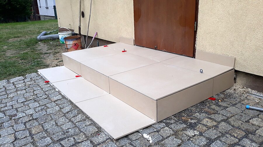 Rybnik, Boguszowicka - kafelkowanie tarasu na zewnątrz - zdjęcie 3