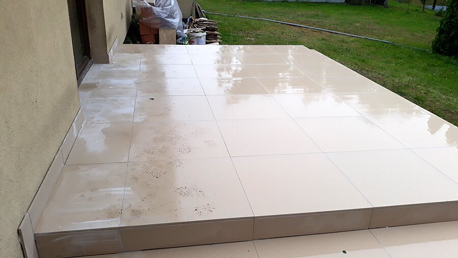 Rybnik, Boguszowicka - kafelkowanie tarasu na zewnątrz - zdjęcie 4