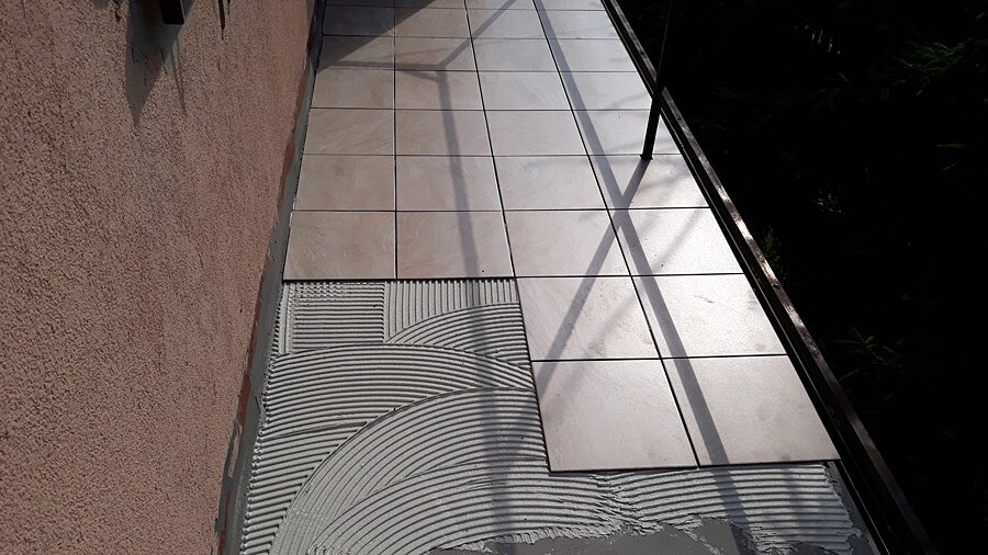 Rybnik, Dworek - kafelkowanie balkonu na zewnątrz wraz z hydroizolacją - zdjęcie 2