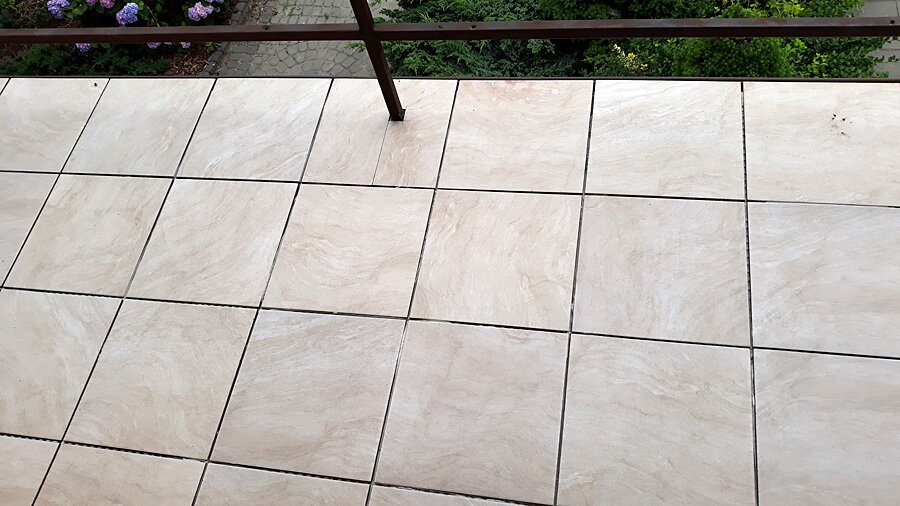 Rybnik, Dworek - kafelkowanie balkonu na zewnątrz wraz z hydroizolacją - zdjęcie 4