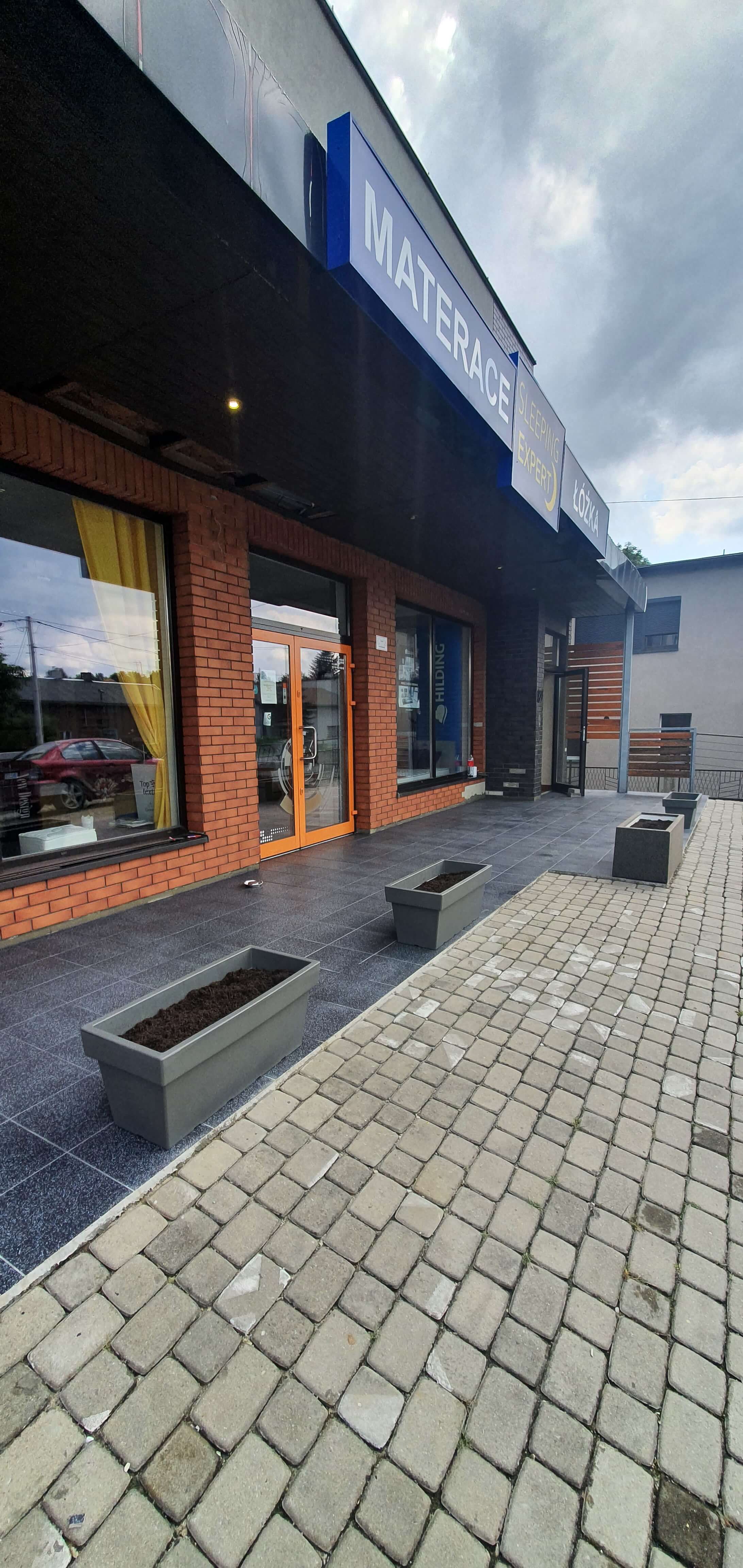 KAFELKOWANIE WEJŚCIA DO SKLEPU ''SLEEPING MATERACE'' - zdjęcie 7