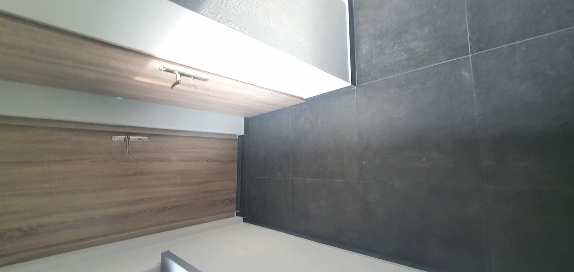 KOMPLEKSOWY REMONT KLATKI SCHODOWEJ I WEJSCIA DO DOMU - zdjęcie 30