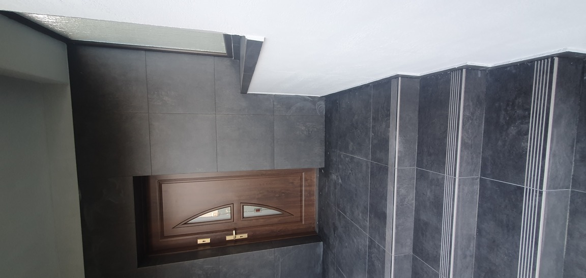 KOMPLEKSOWY REMONT KLATKI SCHODOWEJ I WEJSCIA DO DOMU - zdjęcie 7