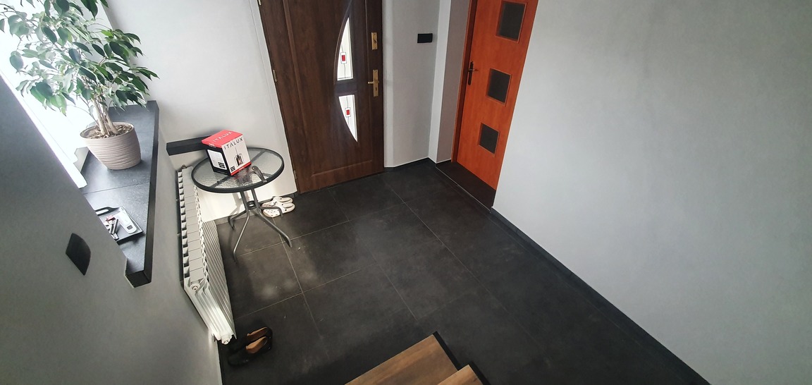 KOMPLEKSOWY REMONT KLATKI SCHODOWEJ I WEJSCIA DO DOMU - zdjęcie 11