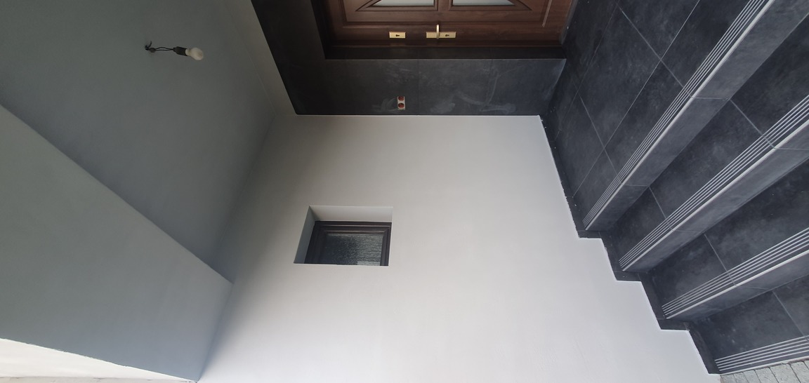 KOMPLEKSOWY REMONT KLATKI SCHODOWEJ I WEJSCIA DO DOMU - zdjęcie 4