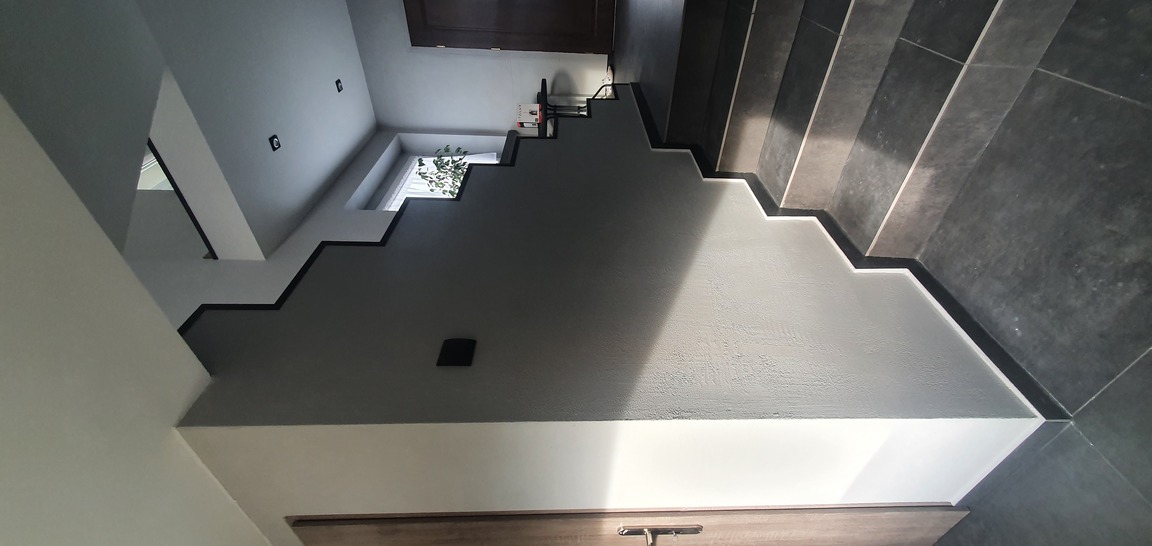 KOMPLEKSOWY REMONT KLATKI SCHODOWEJ I WEJSCIA DO DOMU - zdjęcie 28