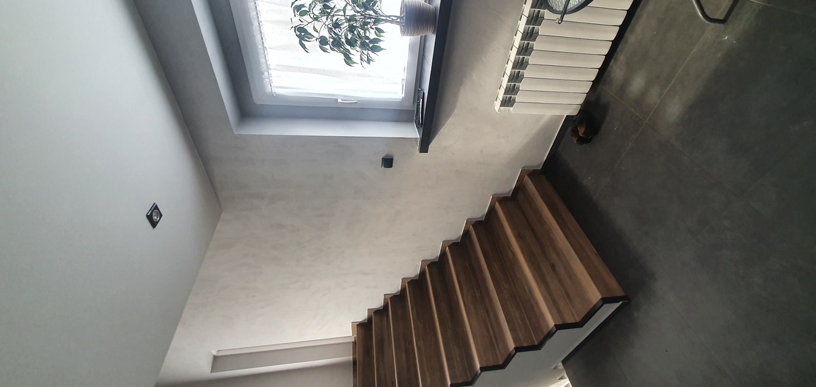 KOMPLEKSOWY REMONT KLATKI SCHODOWEJ I WEJSCIA DO DOMU - zdjęcie 15