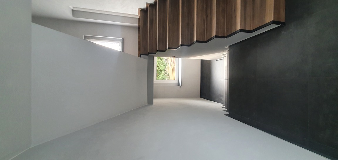 KOMPLEKSOWY REMONT KLATKI SCHODOWEJ I WEJSCIA DO DOMU - zdjęcie 26