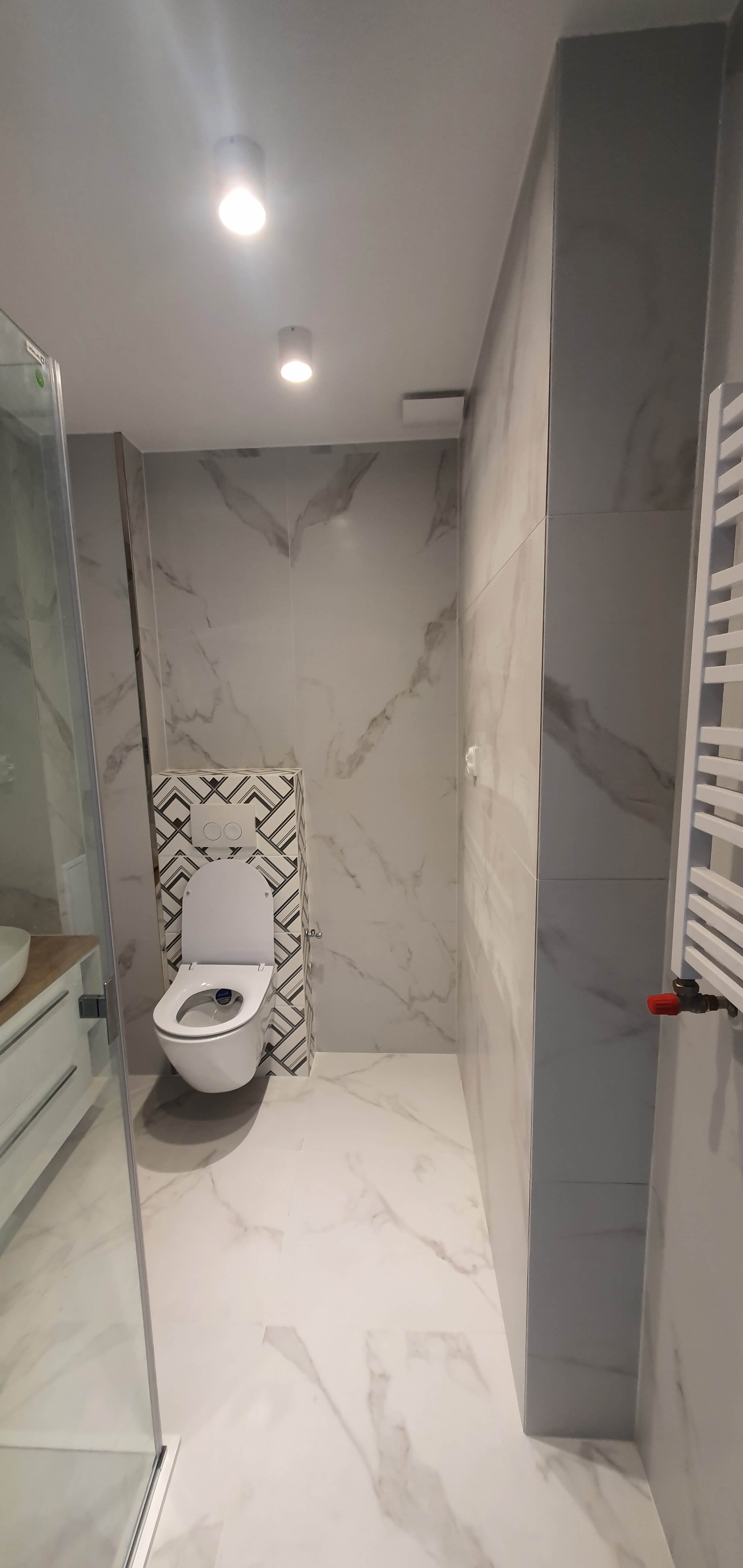 KOMPLEKSOWY REMONT ŁAZIENKI W BLOKU - zdjęcie 2