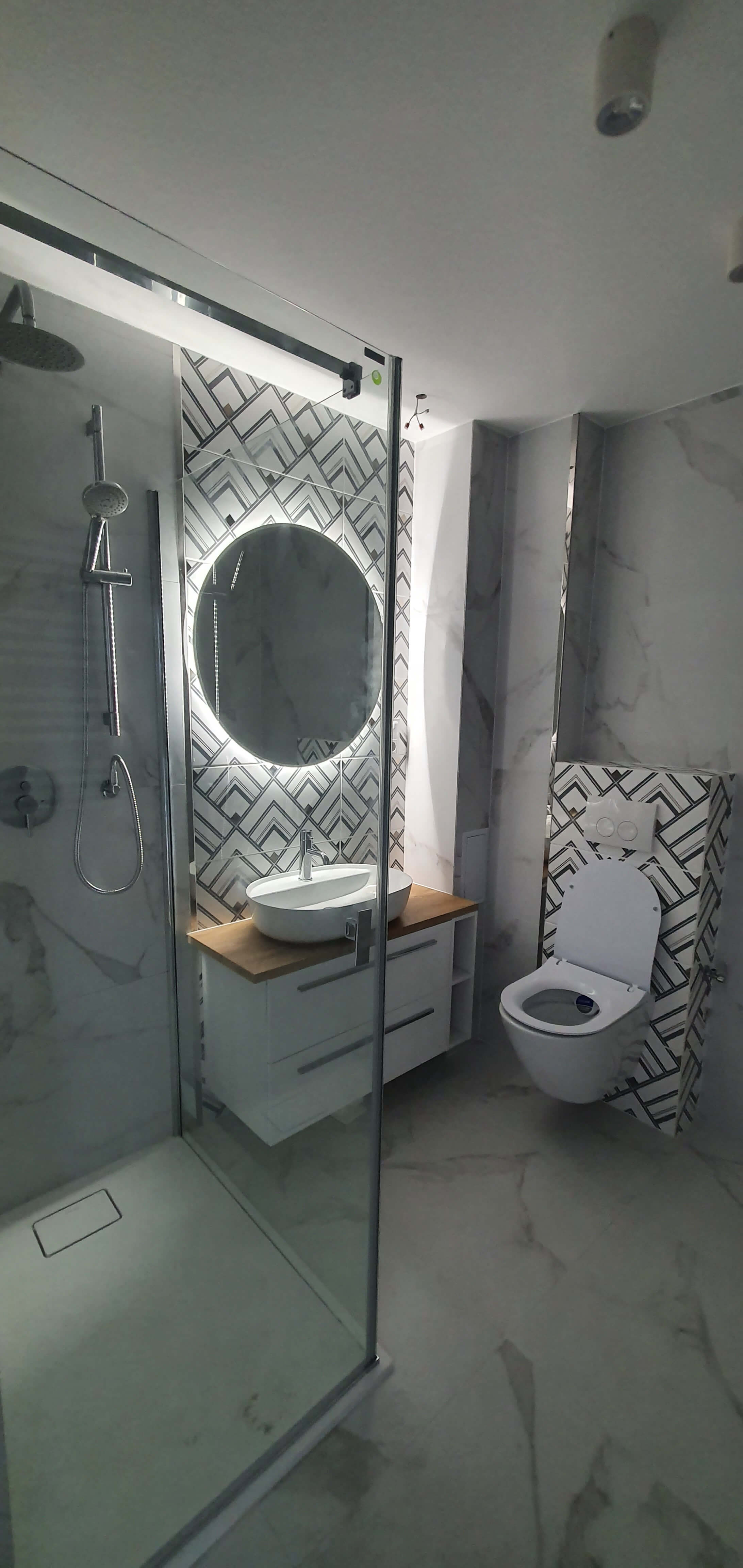 KOMPLEKSOWY REMONT ŁAZIENKI W BLOKU - zdjęcie 9