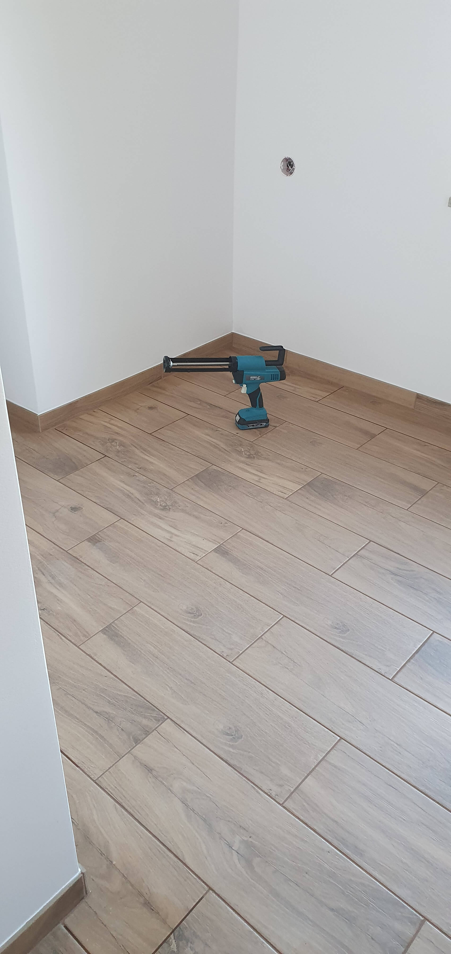 KOMPLEKSOWY REMONT PARTERU STAREGO DOMU - zdjęcie 61