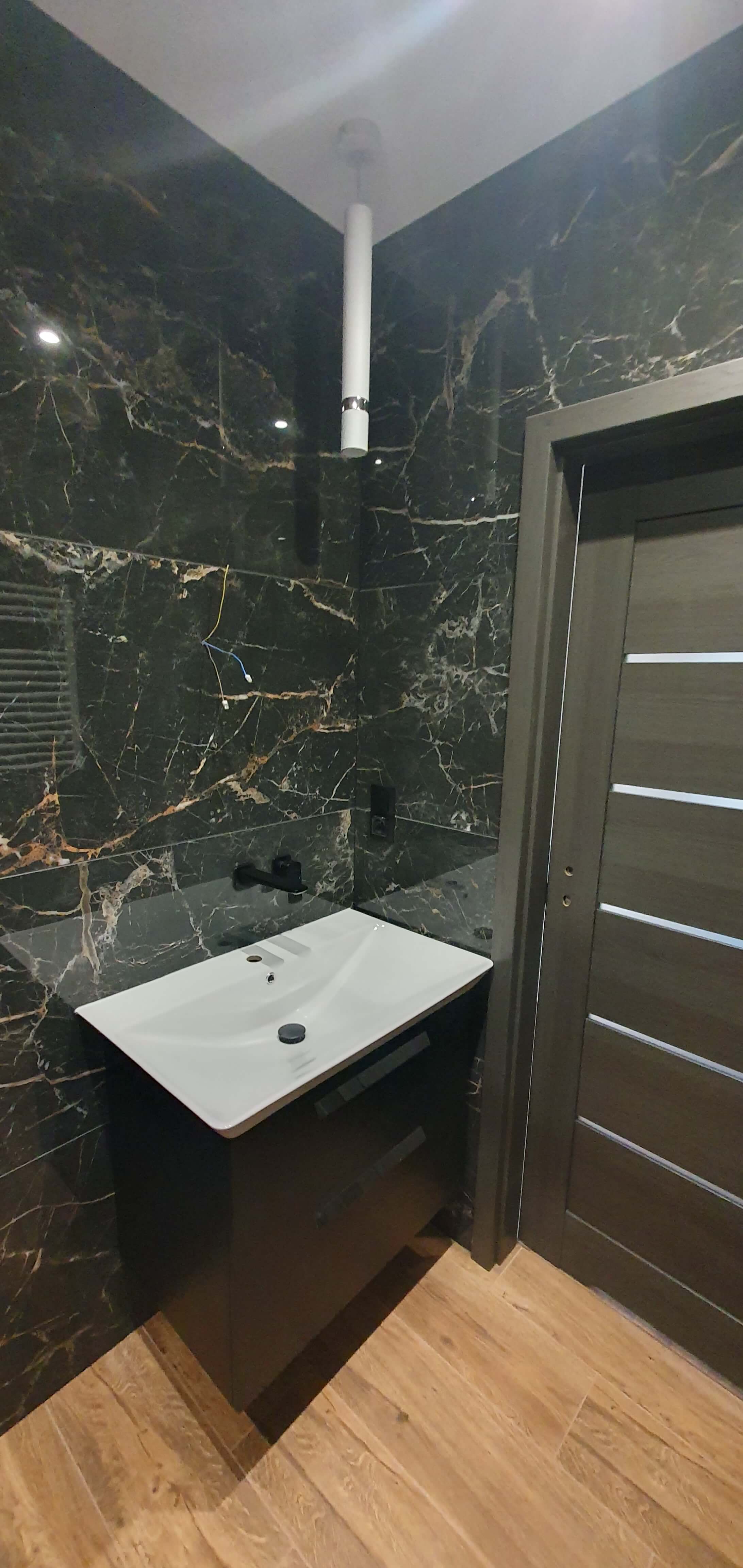 ŁAZIENKA NR2 W MIESZKANIU STAN DEWELOPERSKI - zdjęcie 1