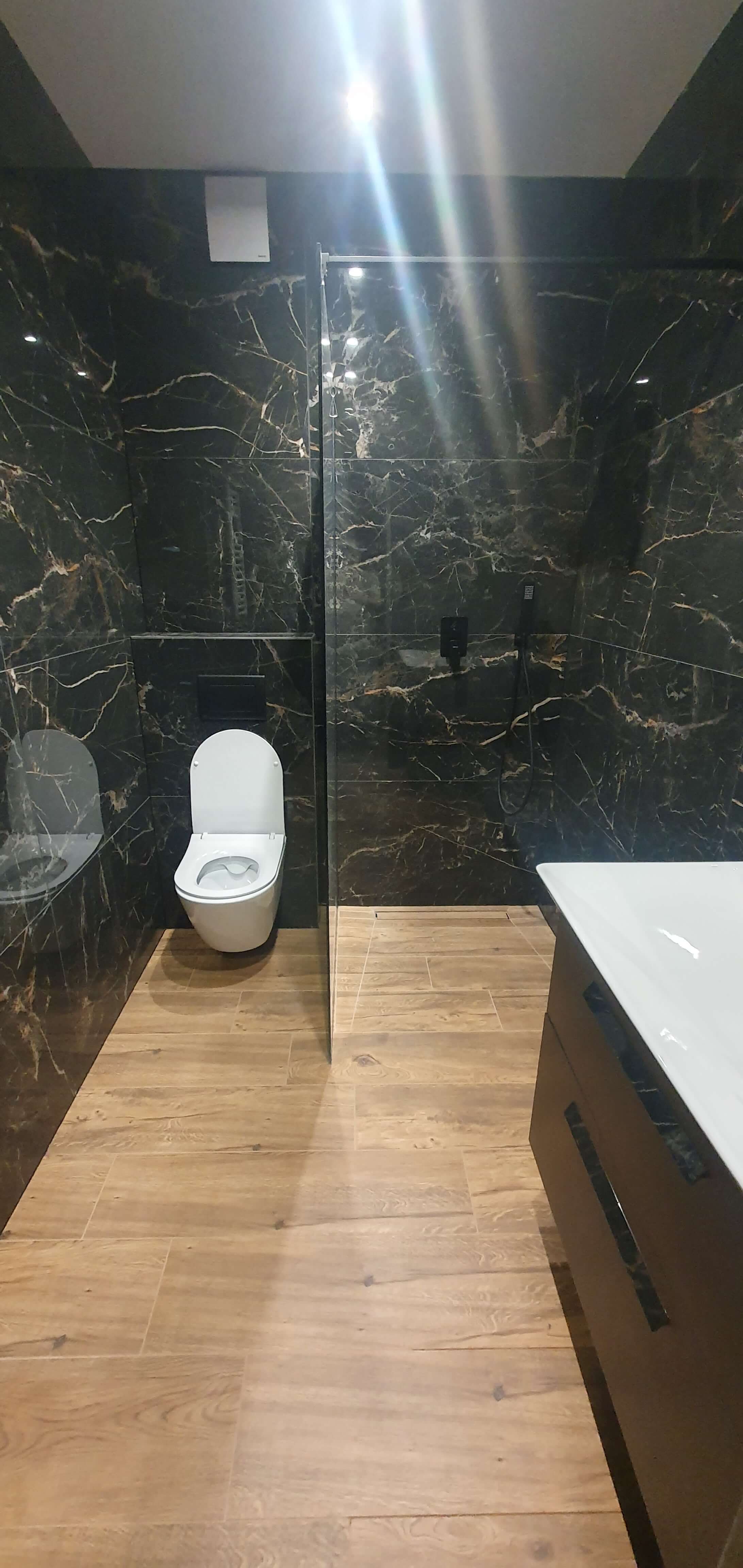 ŁAZIENKA NR2 W MIESZKANIU STAN DEWELOPERSKI - zdjęcie 5