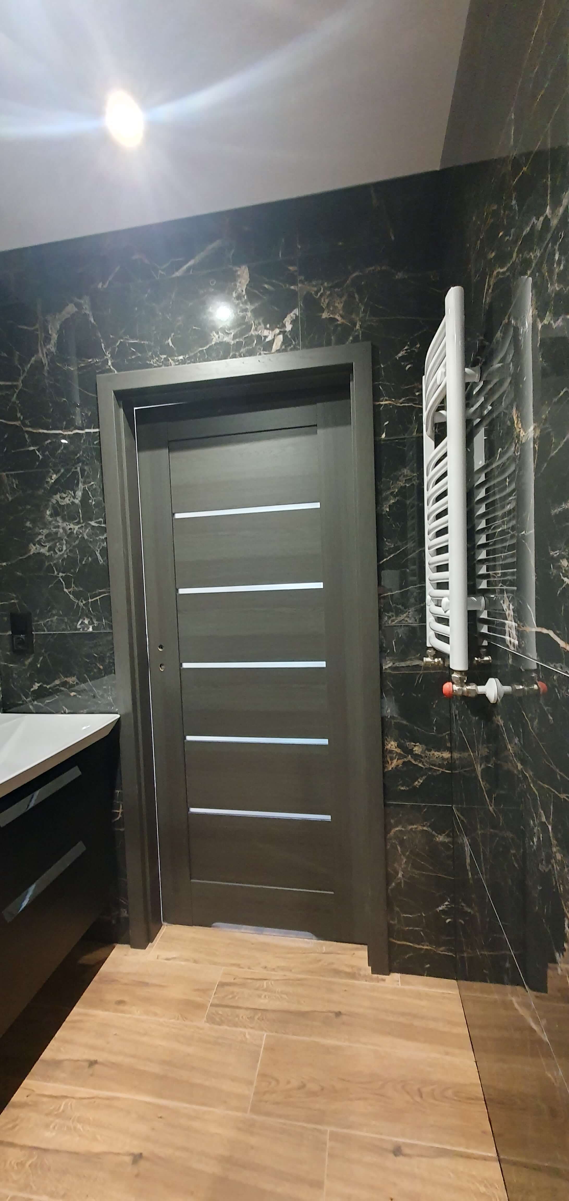 ŁAZIENKA NR2 W MIESZKANIU STAN DEWELOPERSKI - zdjęcie 2