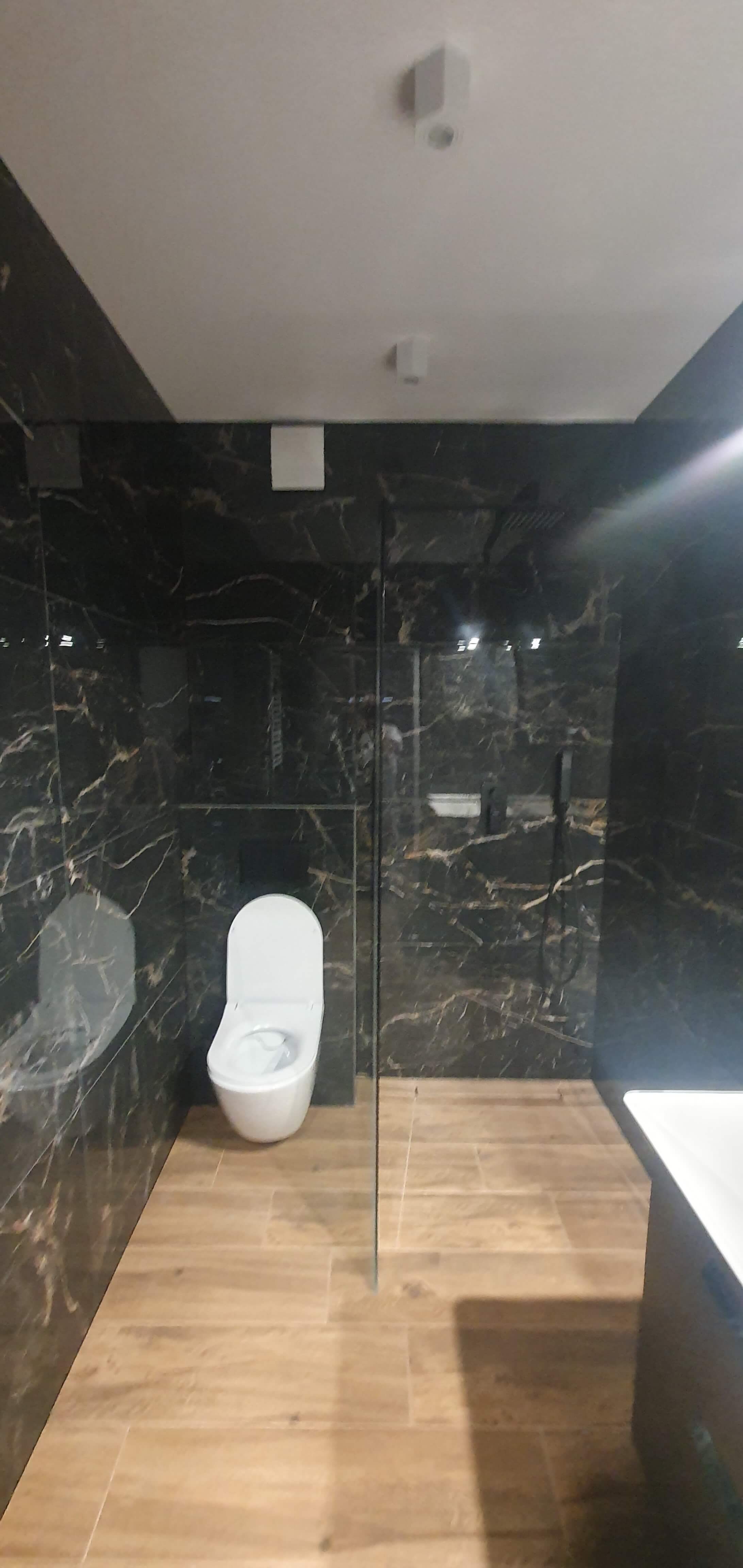 ŁAZIENKA NR2 W MIESZKANIU STAN DEWELOPERSKI - zdjęcie 6