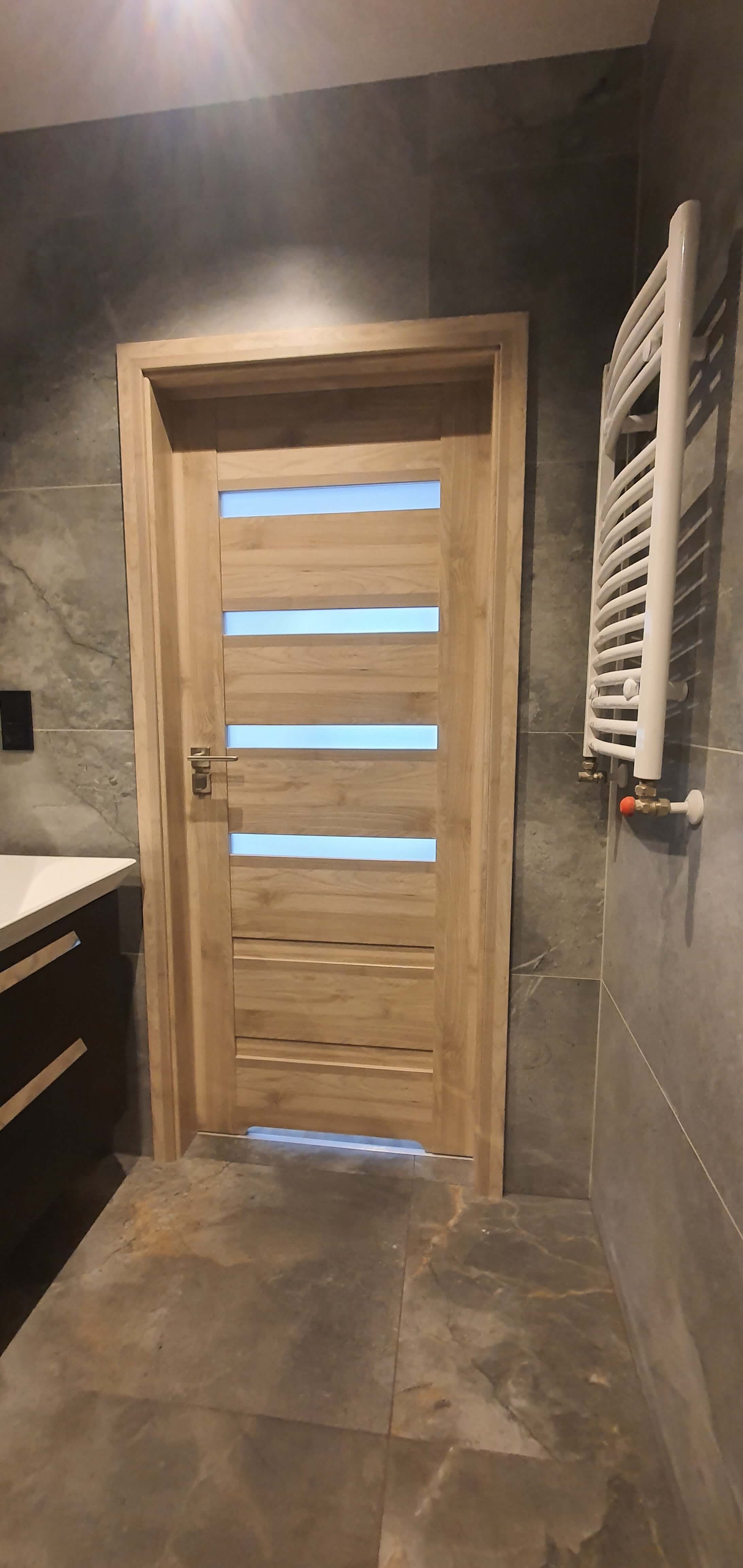 ŁAZIENKA W MIESZKANIU STAN DEWELOPERSKI - zdjęcie 18