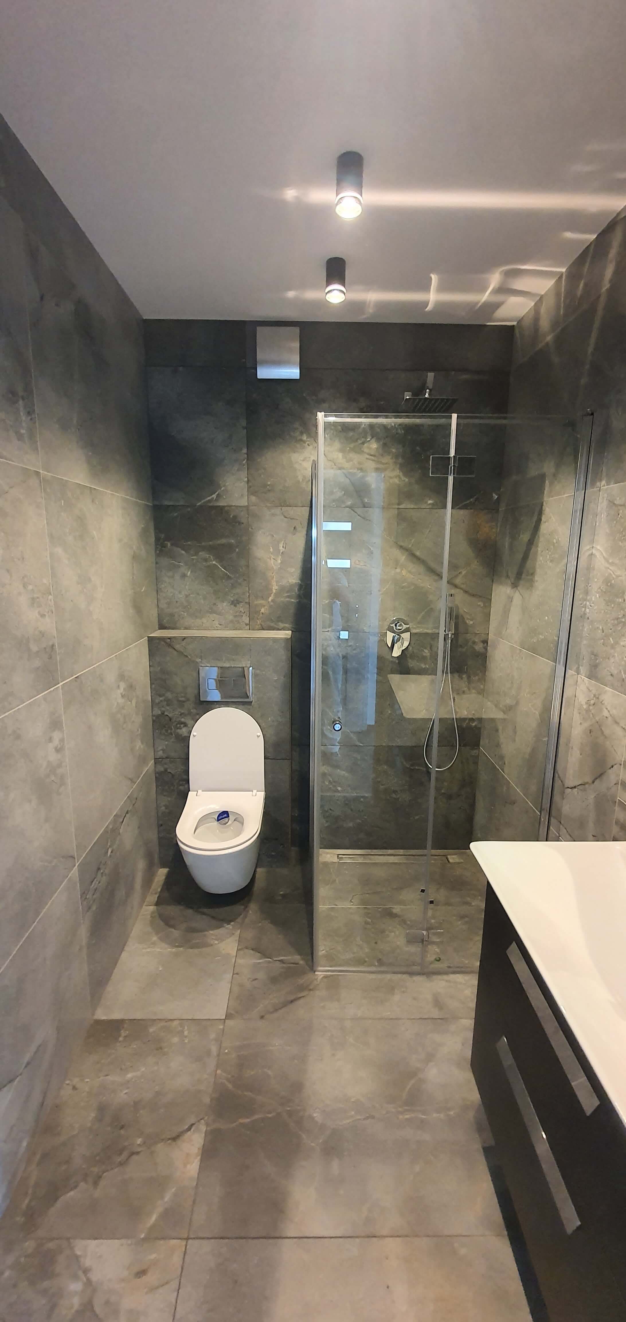 ŁAZIENKA W MIESZKANIU STAN DEWELOPERSKI - zdjęcie 1