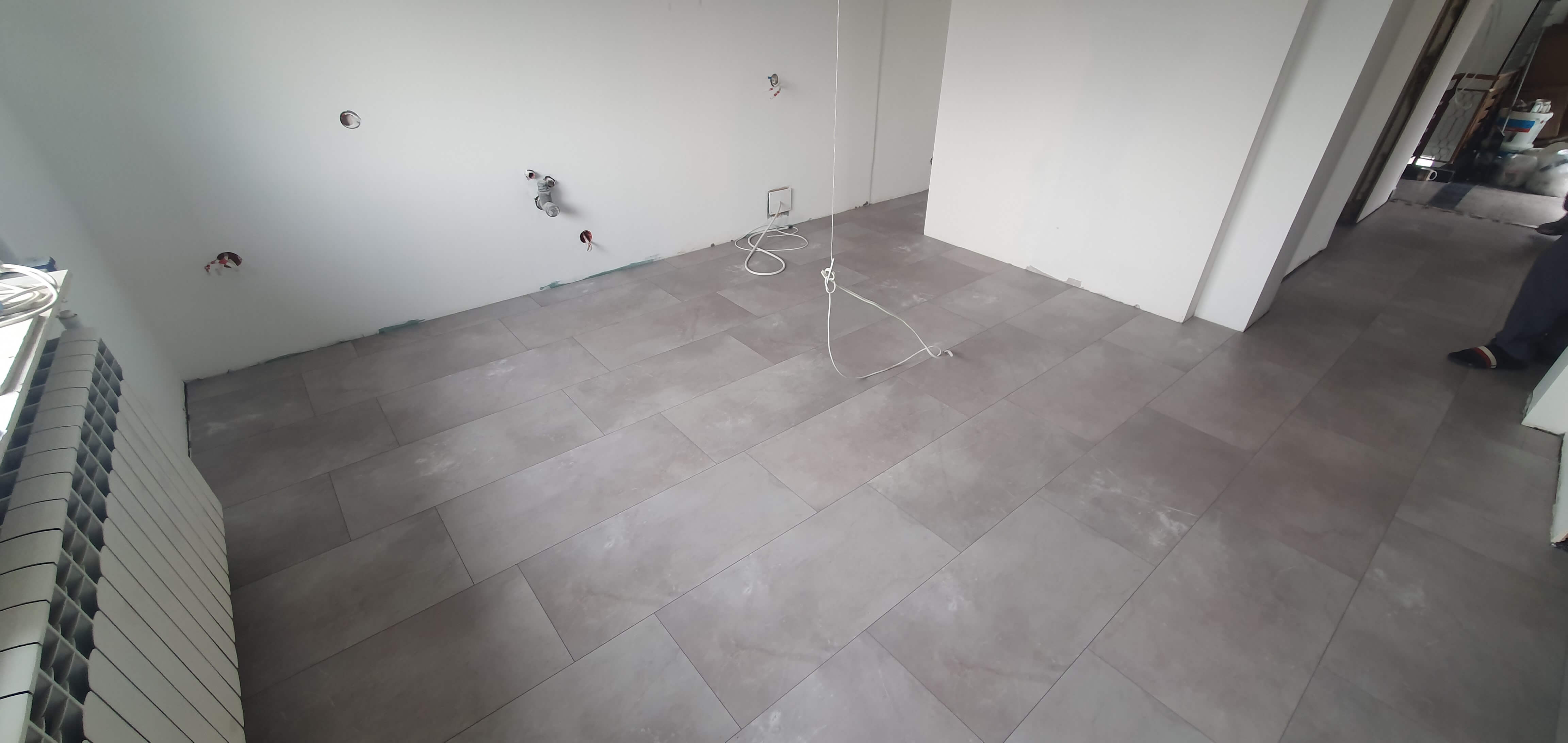 MONTAŻ PANELI WINYLOWYCH W DOMU PRYWATNYM - zdjęcie 4