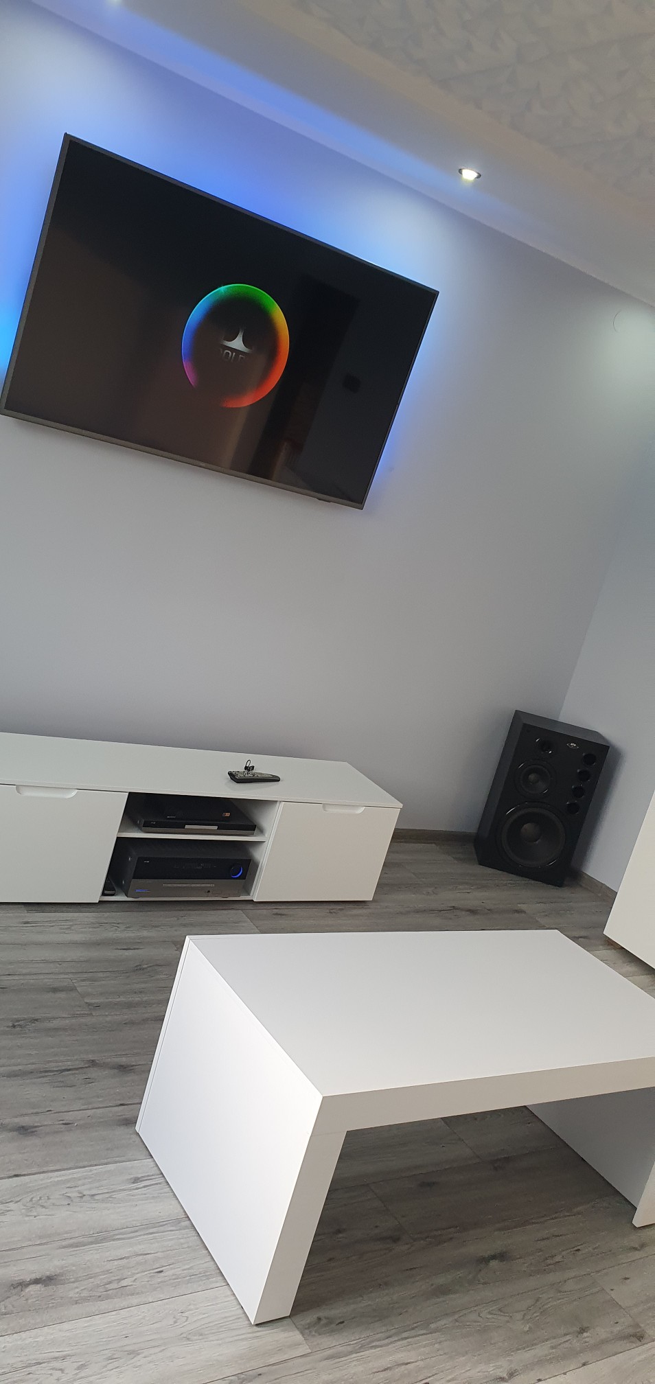 REMONT SALONU - zdjęcie 8