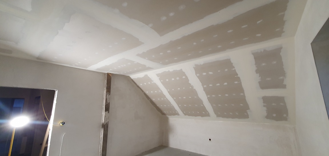SUFITY PODWIESZANE,GŁADZIE GIPSOWE- PRZYGOTOWANIE POMIESZCZEN POD MALOWANIE - zdjęcie 15