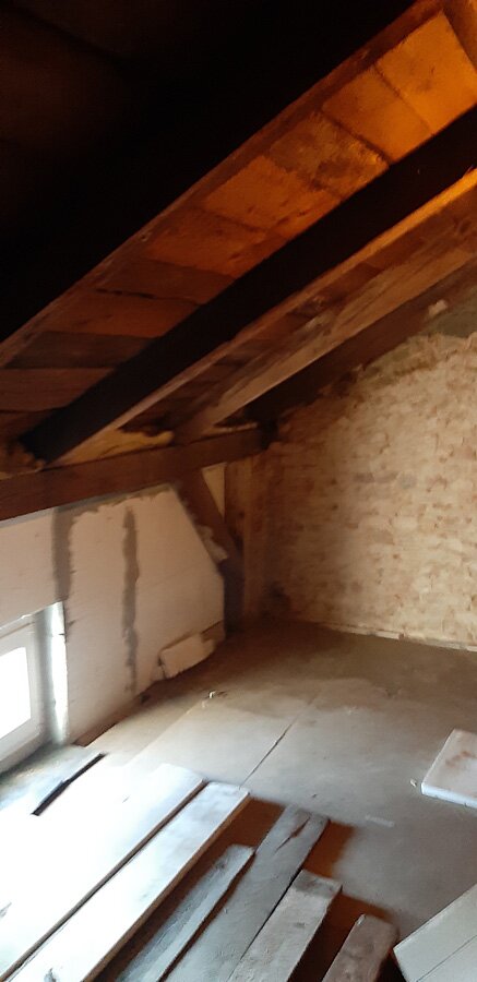 Łazienka przed i po w stylu retro w domu prywatnym na poddaszu - zdjęcie 5