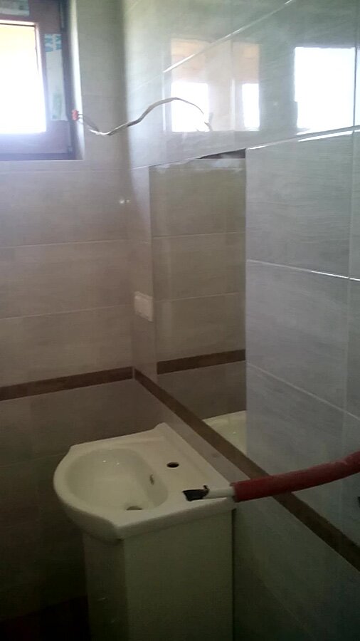 Żory, łazienki na dole oraz piętrze - zdjęcie 5