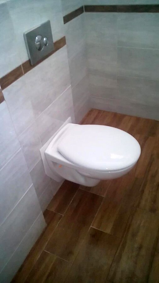 Żory, łazienki na dole oraz piętrze - zdjęcie 1