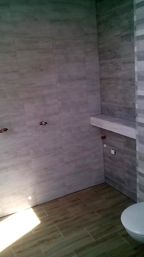 Żory, łazienki na dole oraz piętrze - zdjęcie 15