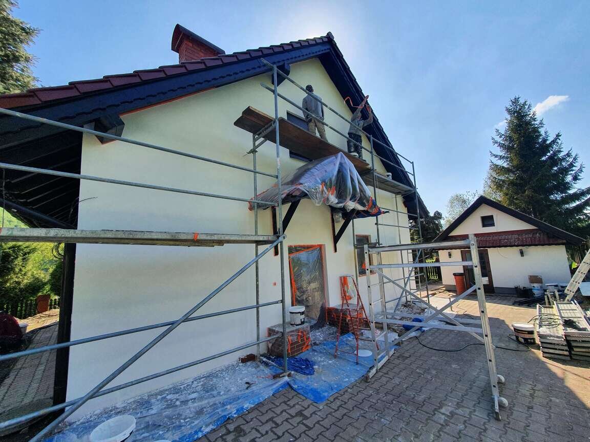 Remont Elewacji Domu w Brennej - zdjęcie 1