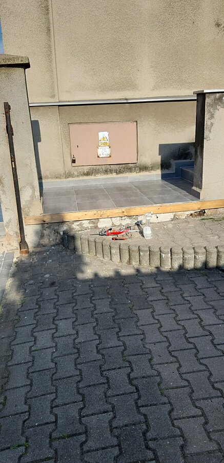 Remont schodów przed i po w kamienicy w Rybniku - zdjęcie 21