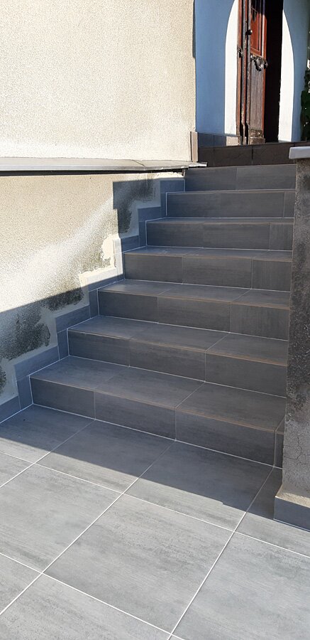 Remont schodów przed i po w kamienicy w Rybniku - zdjęcie 7