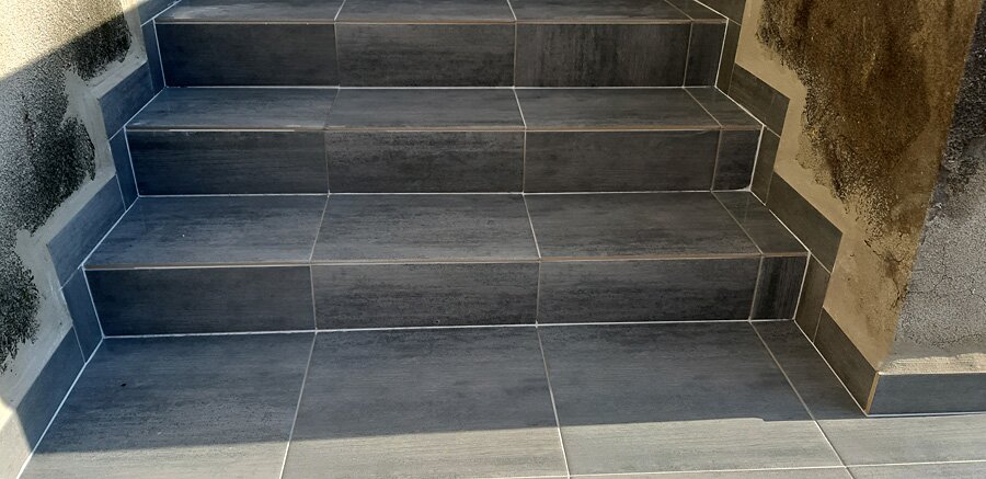 Remont schodów przed i po w kamienicy w Rybniku - zdjęcie 10