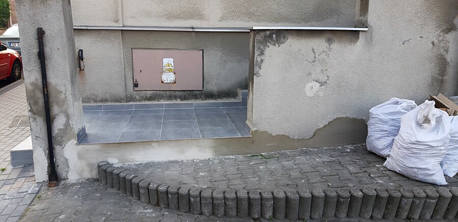 Remont schodów przed i po w kamienicy w Rybniku - zdjęcie 23