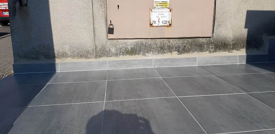 Remont schodów przed i po w kamienicy w Rybniku - zdjęcie 8