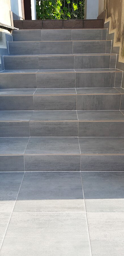 Remont schodów przed i po w kamienicy w Rybniku - zdjęcie 11