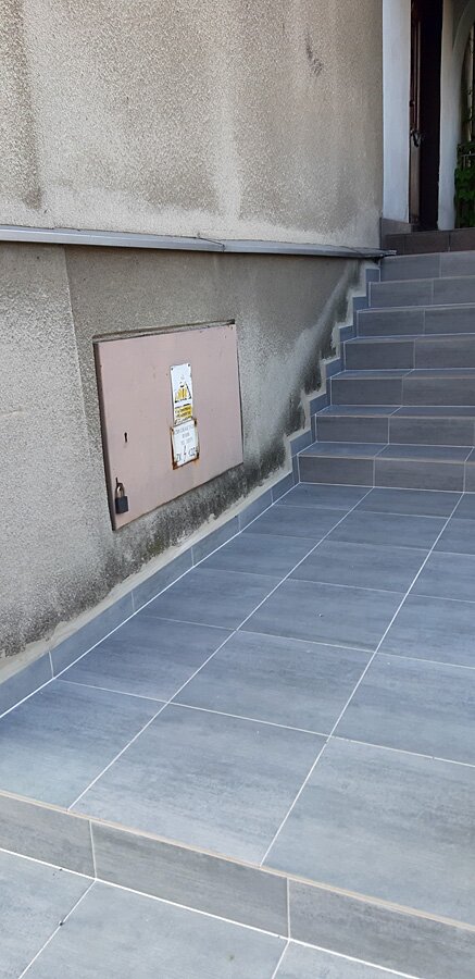 Remont schodów przed i po w kamienicy w Rybniku - zdjęcie 30