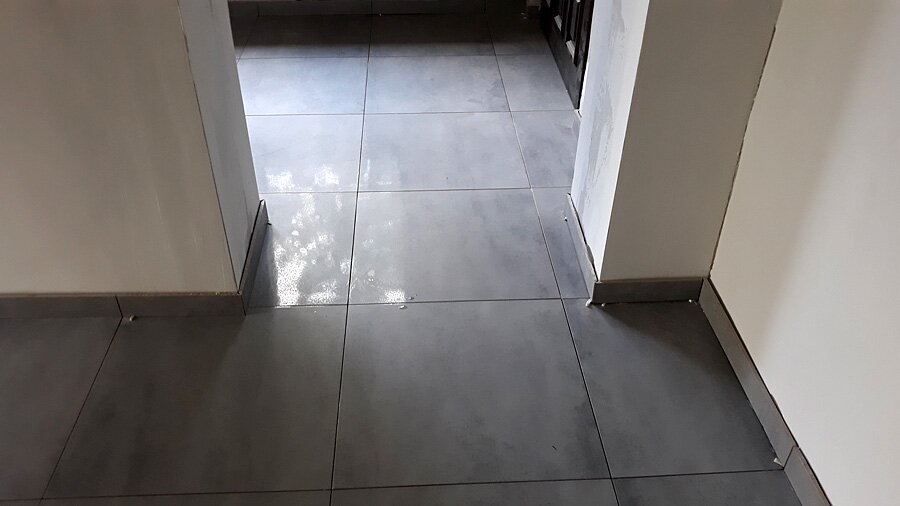 Rybnik, Obronców Pokoju - remont klatki schodowej oraz kafelkowanie - zdjęcie 6